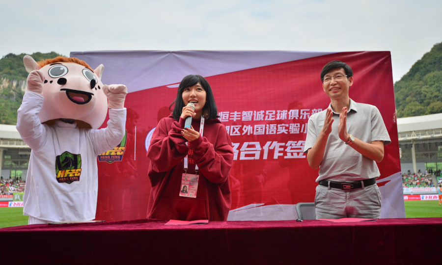 面对所取得的成绩，文筱婷并没有贪功，她只说了一句，球队能取得这样的成绩，感谢球迷的支持，感谢球员的努力，最感谢的是山哥对球队带来的改变。，却单单没提自己在球队中所付出的种种努力。