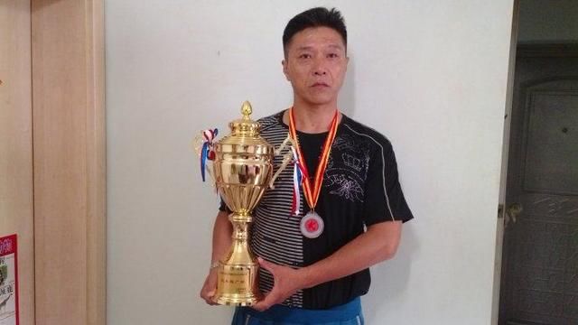 揭秘徐晓东KO咏春丁浩的裁判,是传统武术高手