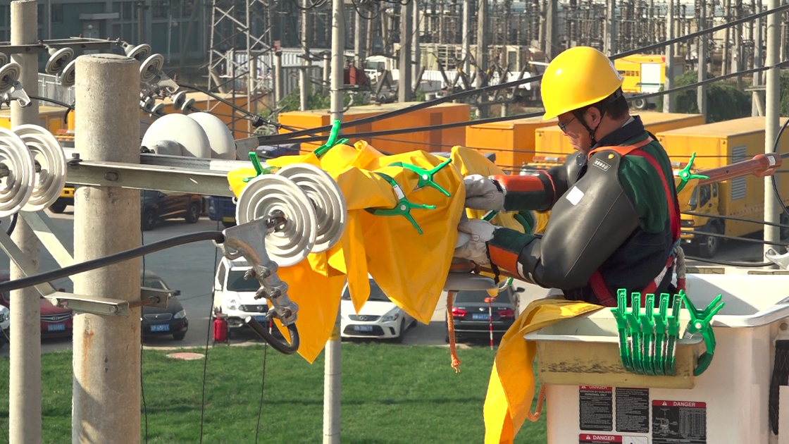 惊！万伏高压“带电维修”离死神最近的绝活