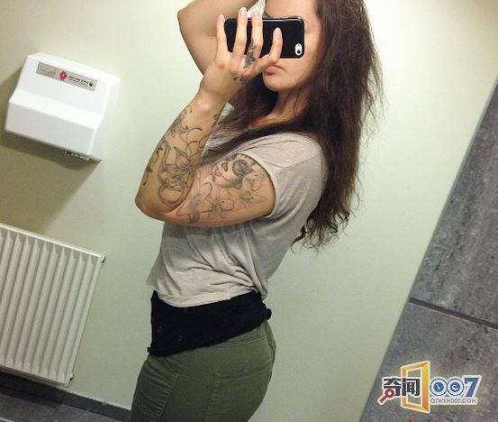 美国壮汉全身上下都是纹身 靠纹身俘虏美丽妻子
