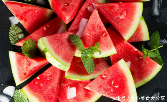 秋瓷炫吃个西瓜就上了日本头条?看完韩国水果