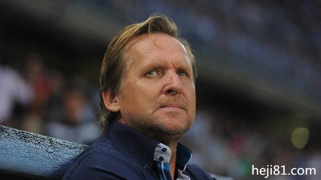 中国最短的足球教练下课 马林的执教被人诟病