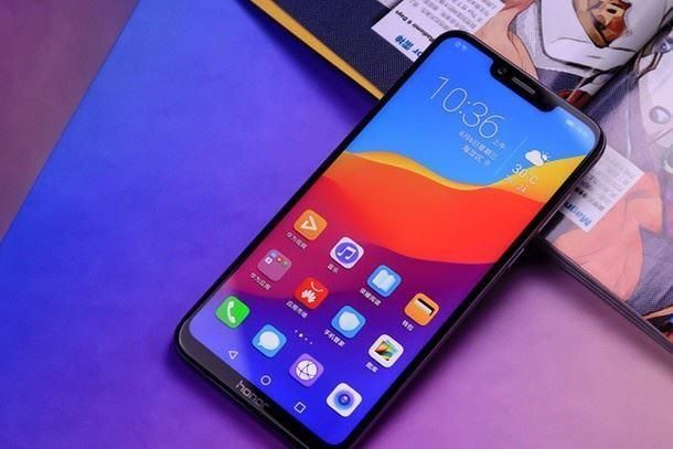 千元旗舰对比,小米8SE和荣耀play该选谁