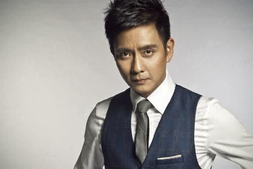 《那年花开月正圆》中沈四海的扮演者一双欧式双眼皮