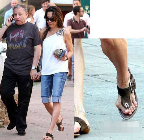 女明星谁的脚大 t01b16db0af579c28b6.jpg?size=497x484