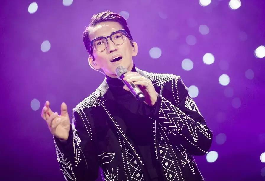 我是理想主义者林志炫,今年50岁