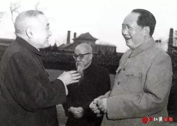 中共赶考建国前毛泽东进京路上的几个故事