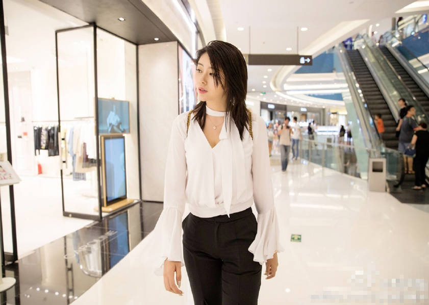 人气女主播张琪格。