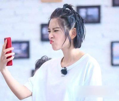 变身酷女孩就梳小脏辫发型!