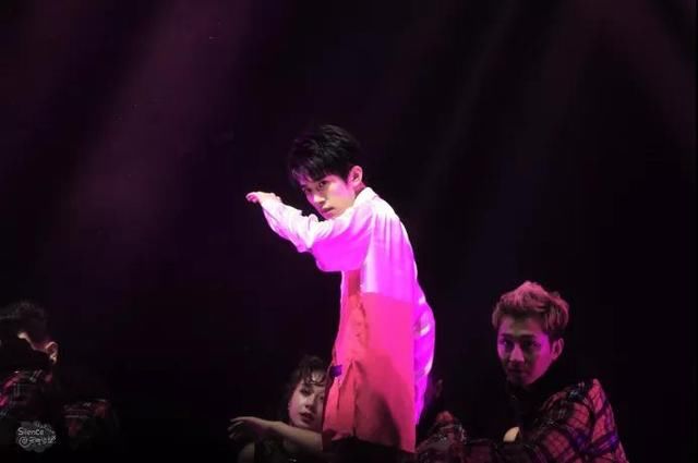 神的孩子在跳舞,易烊千玺2017年10支舞蹈solo