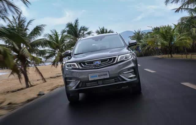 这六条自驾线路,承包了五一最美的风景