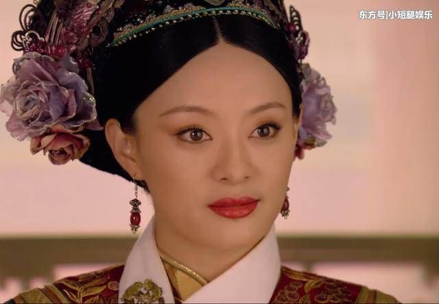 再看孟静娴,虽说也美,却总带那么一点苦相,这还不是最主要的