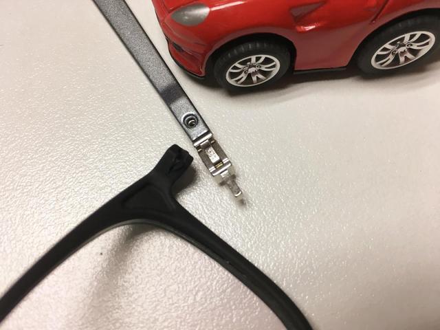 旧眼镜免费修,镜皇眼镜丢出的馅饼能砸到谁?