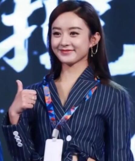 赵丽颖走光,露出性感肉色安全裤!