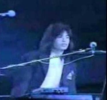 齐秦乐队神秘成员,填词水平不输林夕,却在捧红