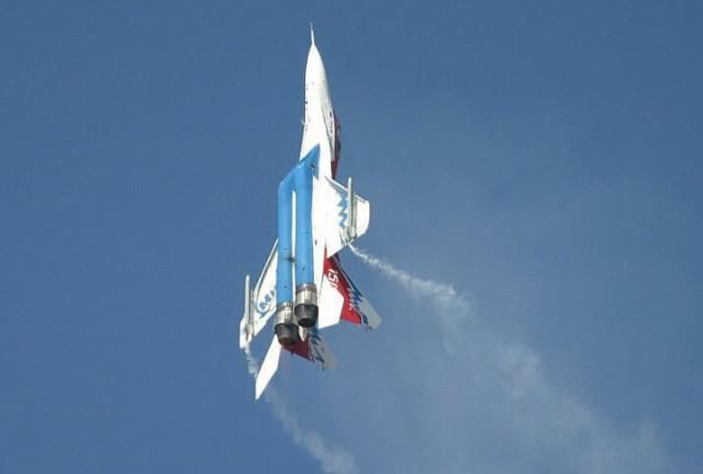 战斗机眼镜蛇机动这个动作有实战意义吗?这