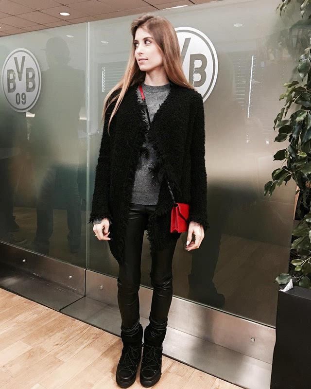 德国男模足球队的妻子女友,身材高挑,凹凸有致