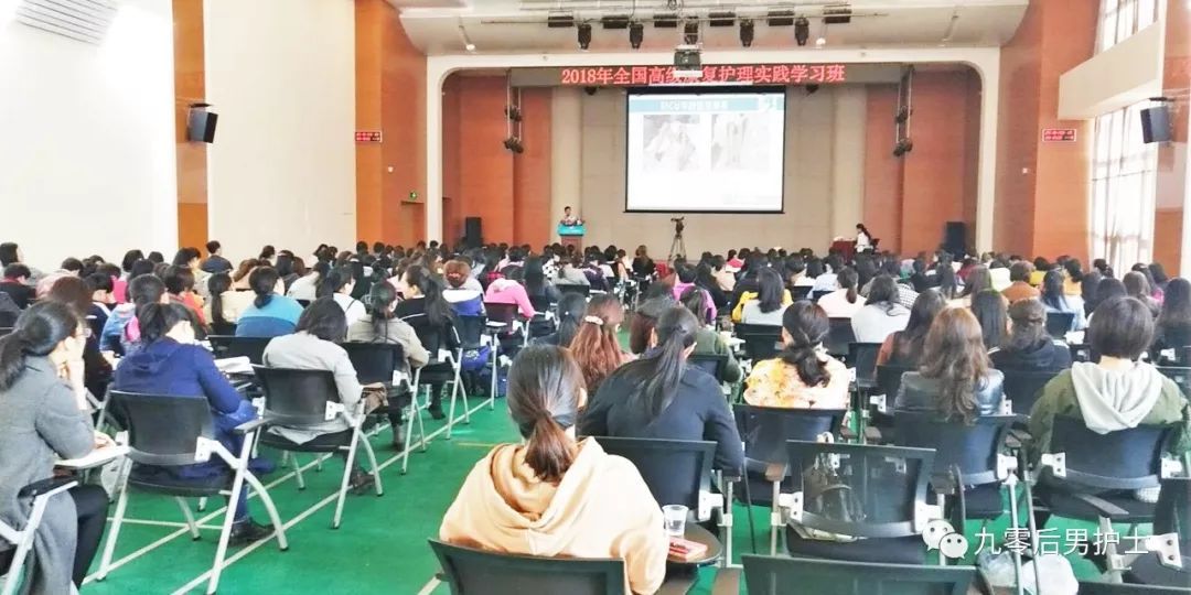 一张学分卡揶揄了多少护士医生