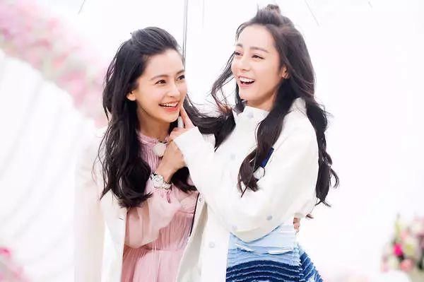 迪丽热巴含泪退出跑男真相揭秘!群星送祝福为