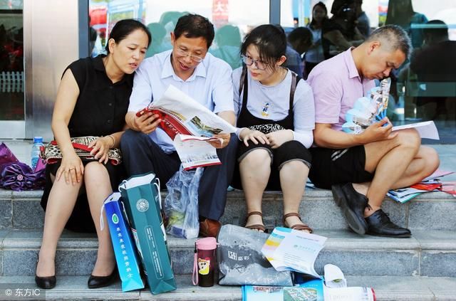 高考成绩中等,志愿还是这样报好,我对二本院校