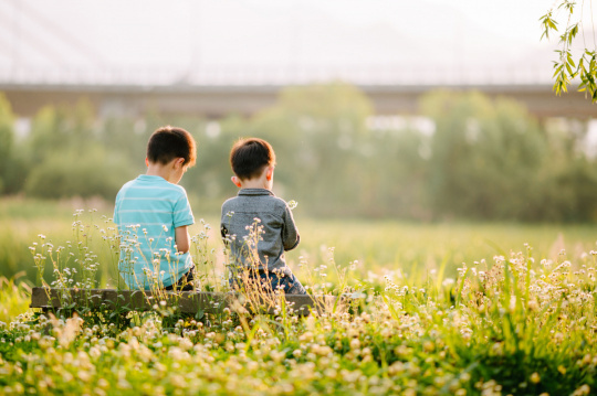 朋友圈晒娃狂魔们 教你们如何给孩子拍照