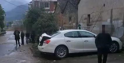 开玛莎拉蒂去拜年被撞歪车屁股 车主淡定:还好