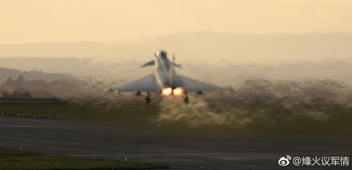 和我军歼10C较量一下?欧洲台风战斗机美图