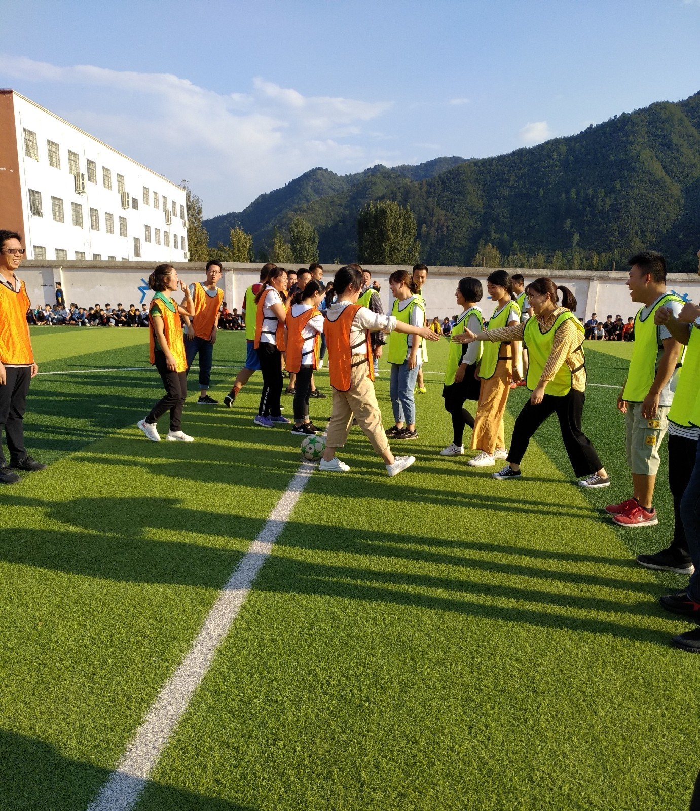 西峡县桑坪初中不忘初心七十年 别样青春新时代(图1) 西峡县桑坪初中不忘初心七十年 别样青春新时代(图1)
