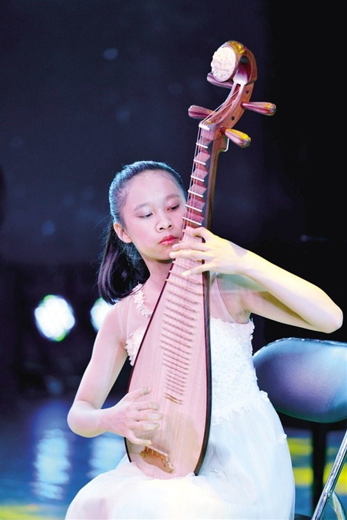 了不起!南宁琵琶小才女冯丹若与名家同上央视节目