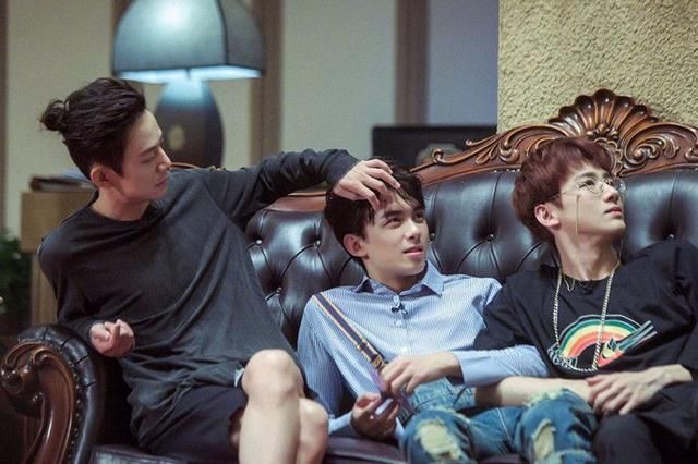 何炅发文祝贺吴磊,虽然只有两句一字不差的话,但很走心