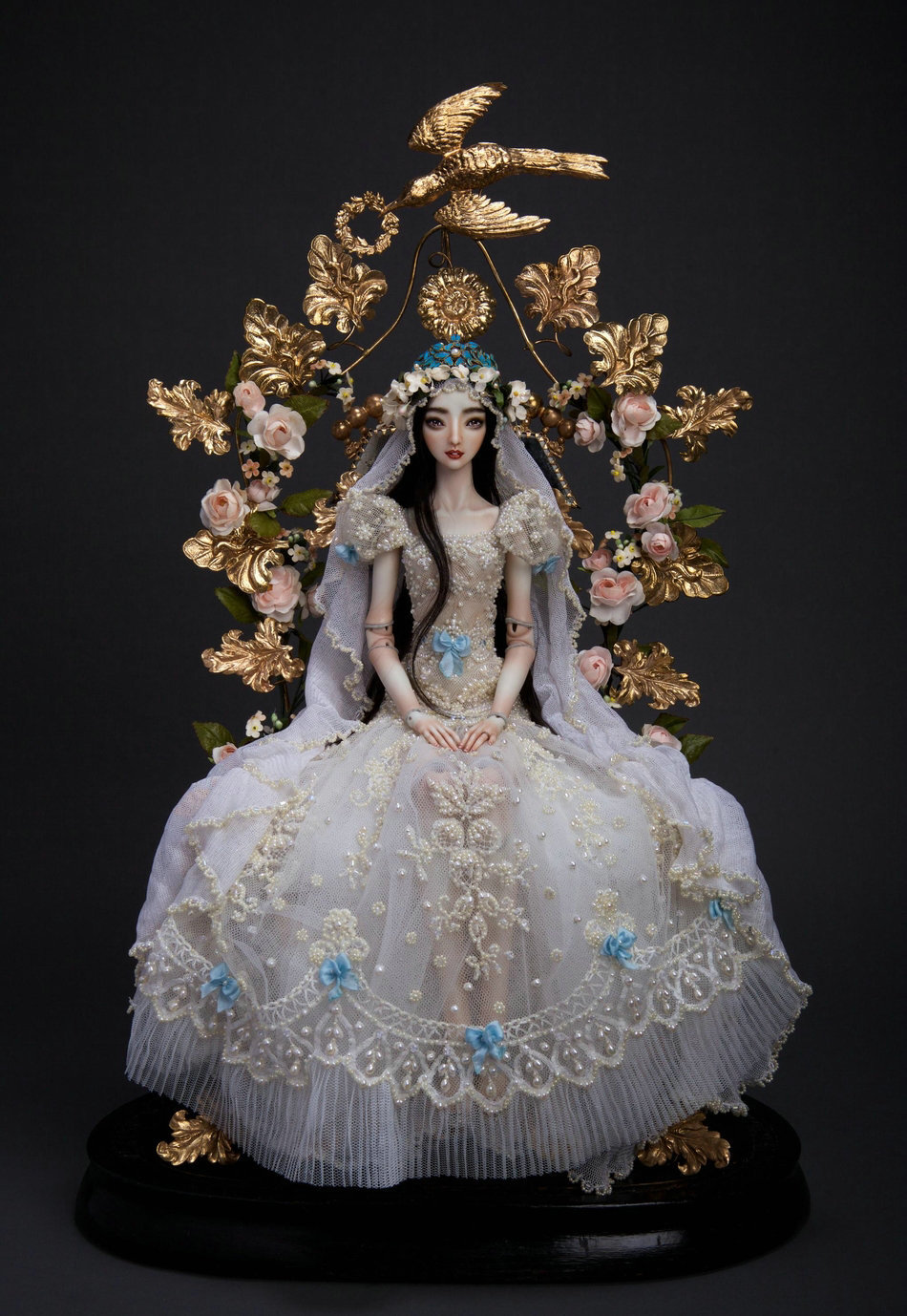 bychkova 是一位俄裔加拿大肖像艺术家,她一手创造了enchanted doll