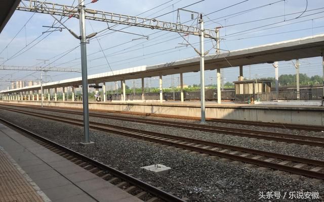 安徽又新建一座高铁站,施工进度很快,年底将投
