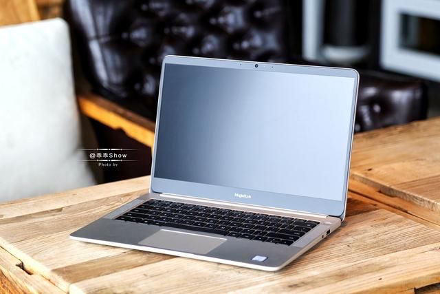 荣耀MagicBook体验 有颜有料有性能