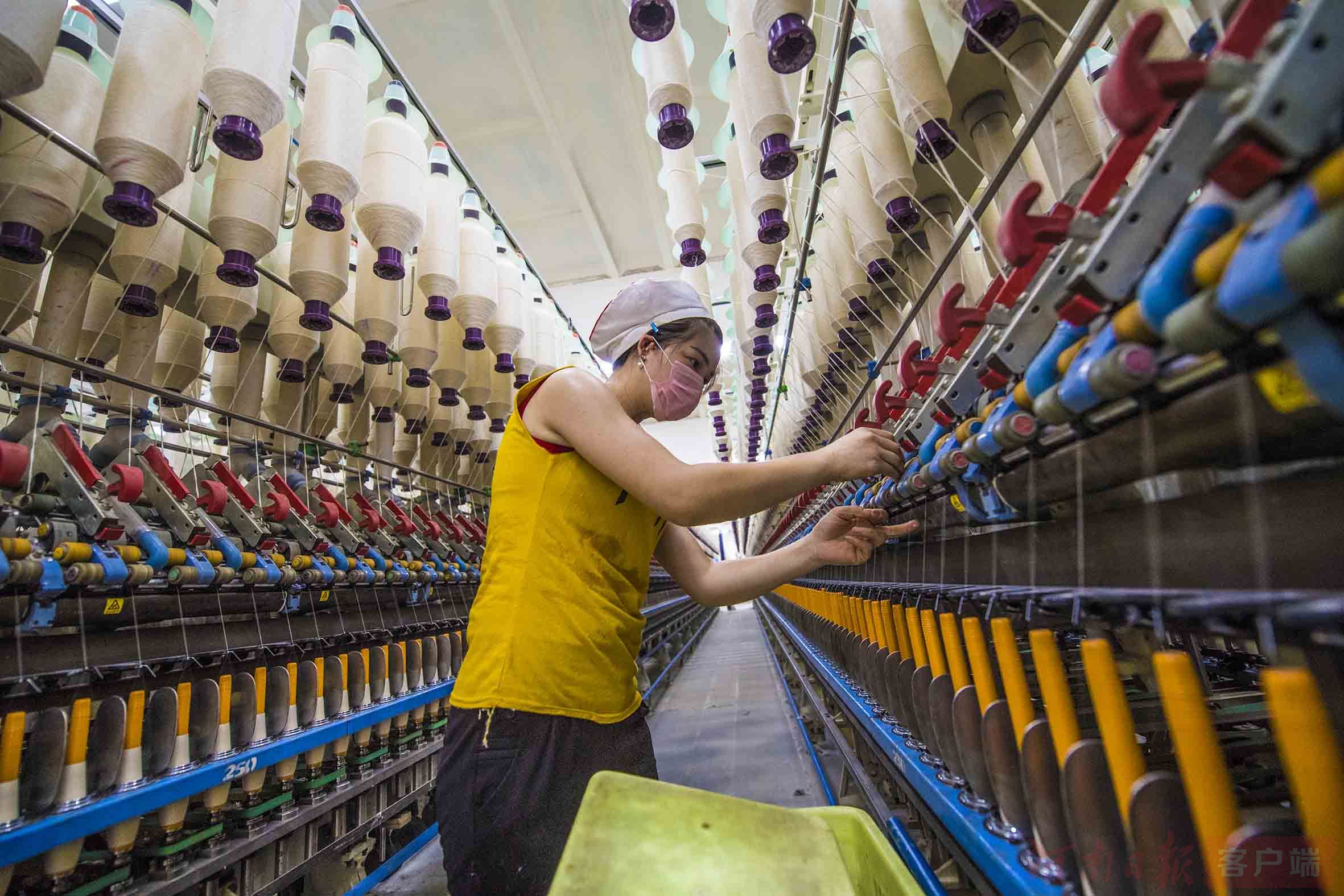 华鹏棉业是夏邑县近百家纺织服装加工企业中的龙头企业,与夏邑县城一