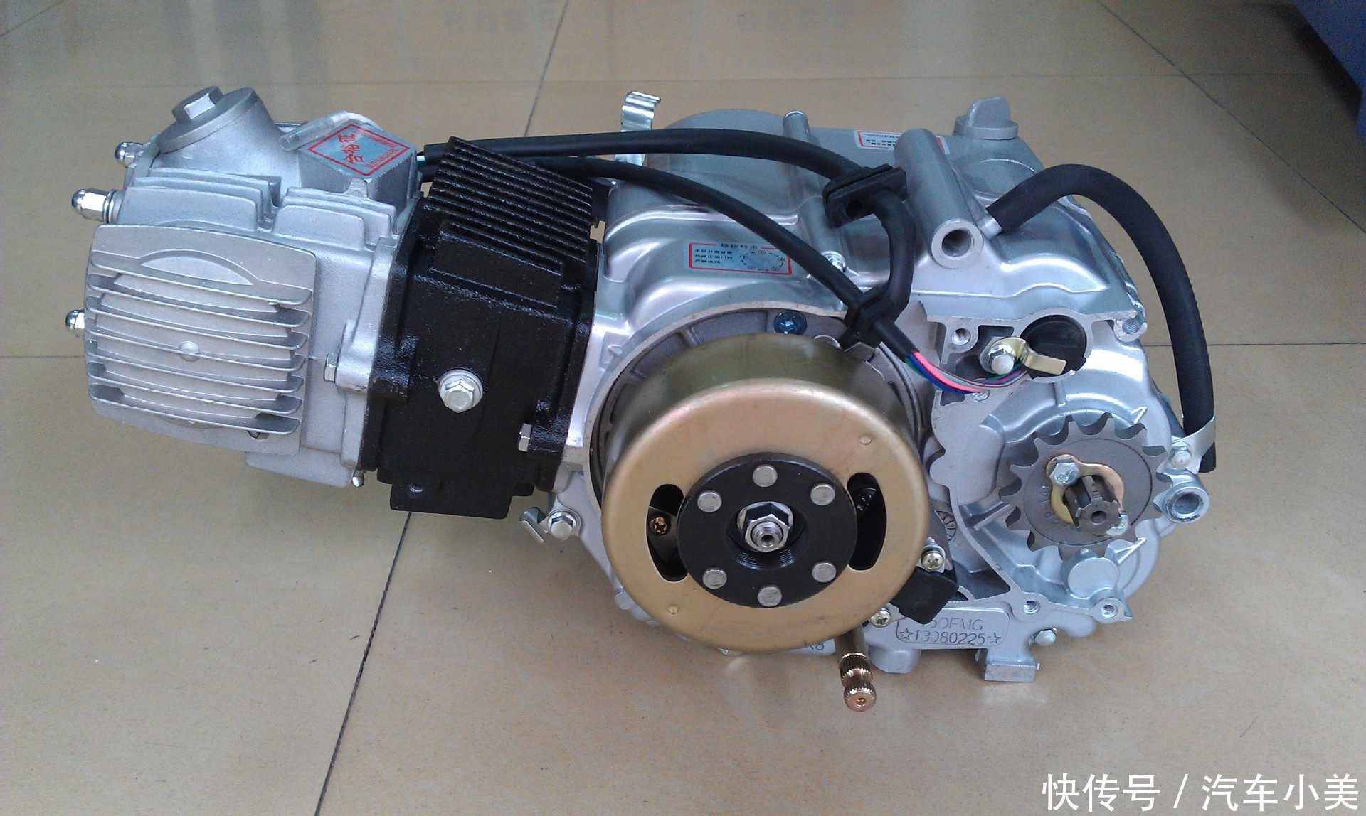 老司机提醒:报废摩托车还在论斤卖?其实这两个