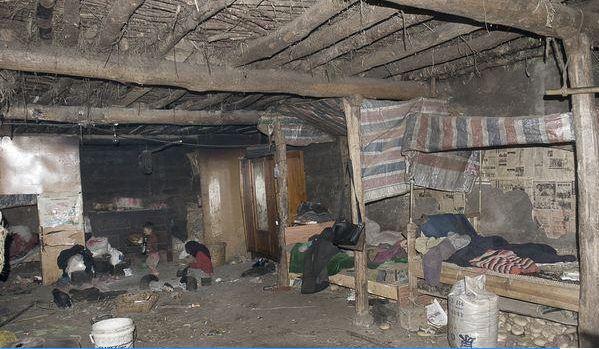 贫穷导致的凄惨场景太心酸 富豪们永远无法想象的贫穷生活