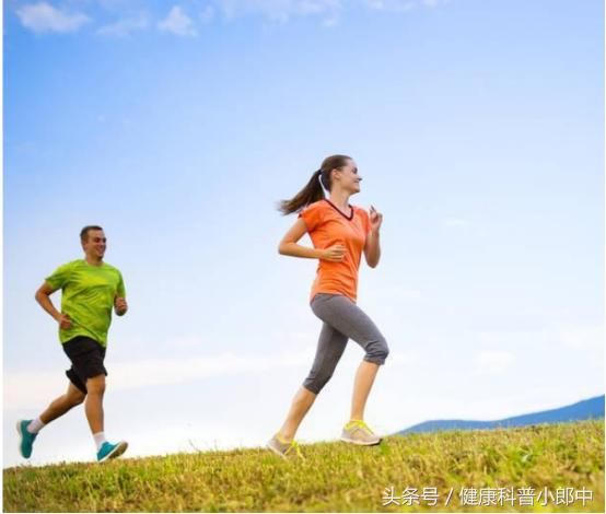 骨科医生:推荐治腰椎疼痛的方法,在家就能锻炼
