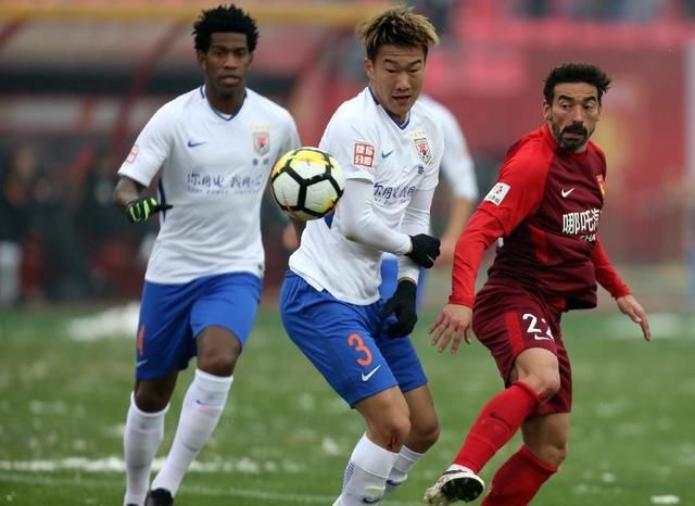 西塞抢眼鲁能球迷送来奇葩礼物,足协杯赛程出