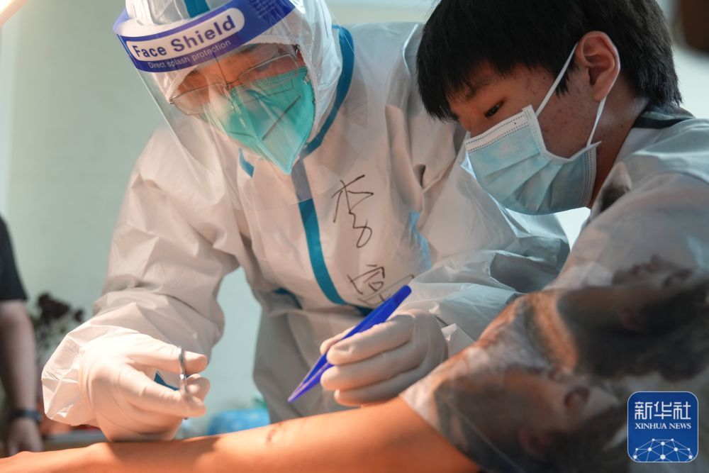 包含北大口腔医院、房山区挂号跑腿,就医绿色通道方便快捷的词条 包含北大口腔医院、房山区挂号跑腿,就医绿色通道方便快捷的词条