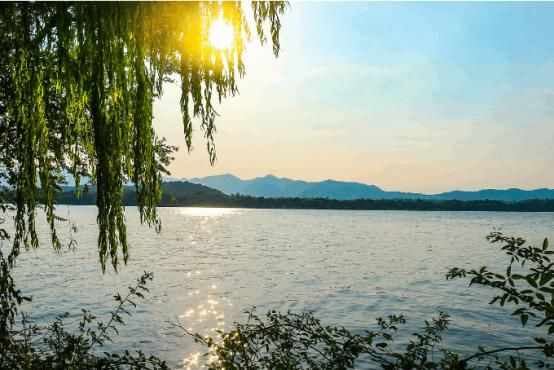 这座城市能与北上广深竞争,GDP超北京上海,未