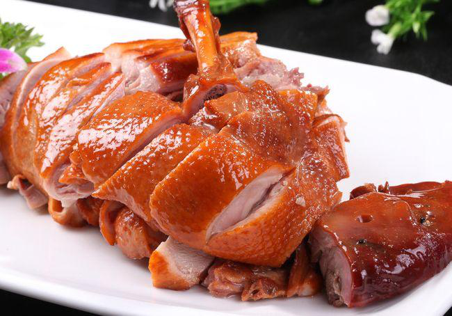 美食小镇四川彭州的传统美食——九尺板鸭