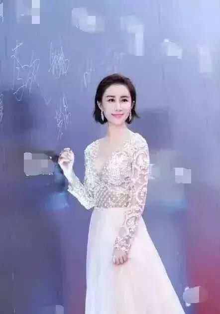 30岁的舒畅真空上阵真的是火了,网友:让人流鼻