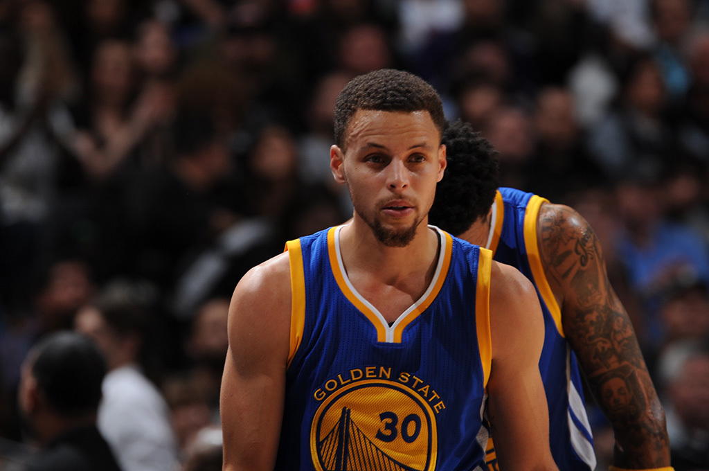 组图-库里落寞邓肯大笑 马刺复仇勇士主场44连胜