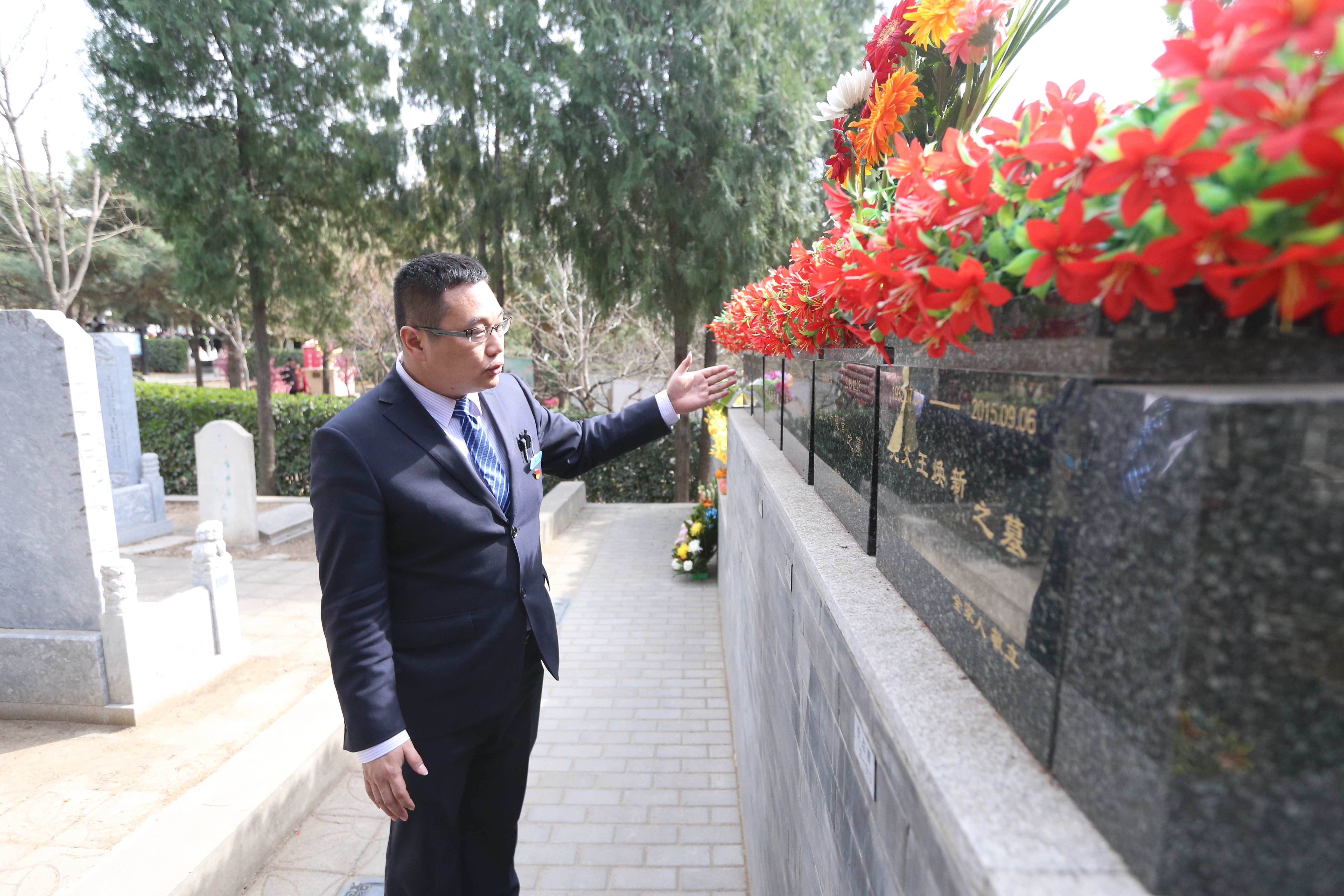 八宝山人民公墓举办公众开放日 清明期间推出