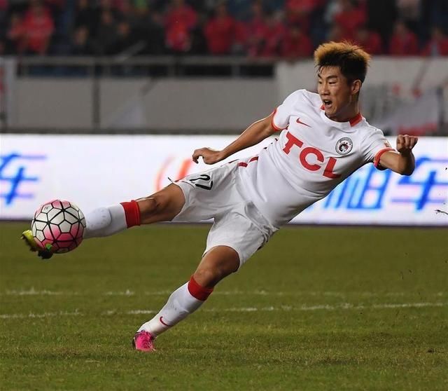 从官宣新援窥探北京中赫国安野心,开胃菜后才