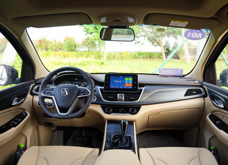 大空间7座车宝骏730