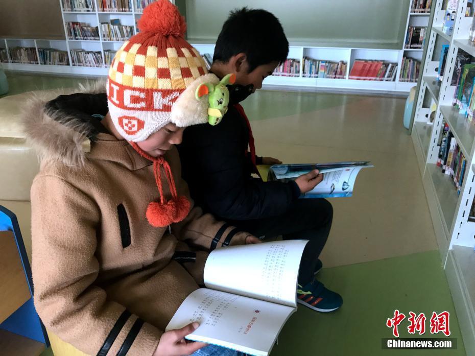 青海山区留守儿童"走出"山区体验城市生活