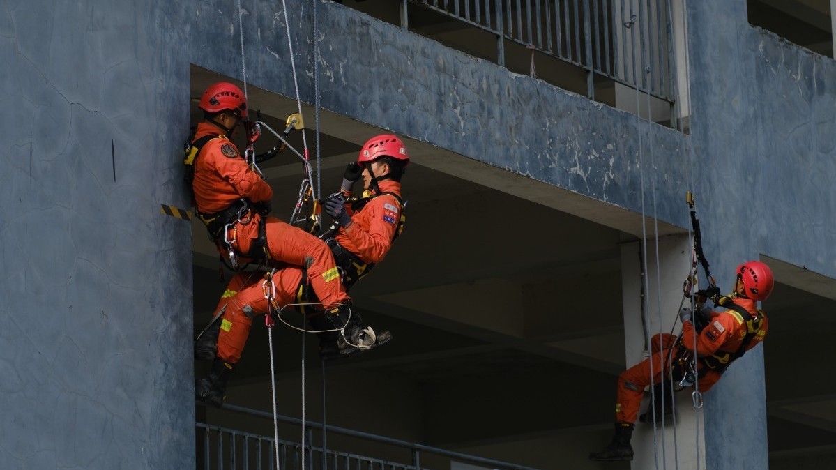 地震、山洪、泥石流,四川举行特种救援比武应对自然灾害 地震、山洪、泥石流,四川举行特种救援比武应对自然灾害