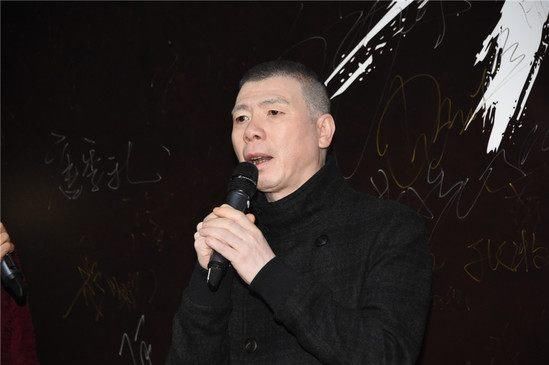 冯小刚夜会张国立后又见陈道明,网友:陈老师,水