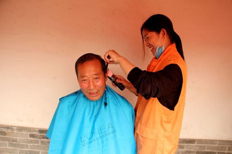 晋城市红十字志愿者服务进农村受好评